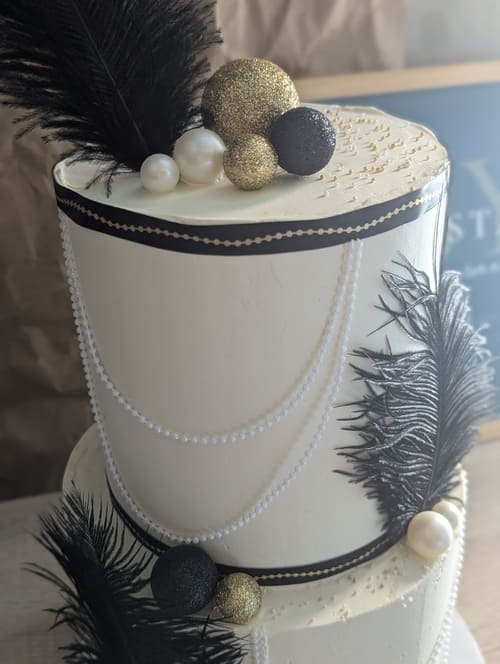 gateau-annee-folle-layer-cake-personnalise-anniversaire-douai-lille-patissier-patisserie-by-l-instant-gourmand