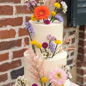 wedding-cake-gateau-mariage-jaune-blanc-rose-champetre-chic-piece-montee-by-l-instant-gourmand-patissier-patisserie