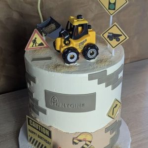construction-grue-chantier-engin-patissier-patisserie-layer-cake-gateau-anniversaire-enfant-personnalise-by-l-instant-gourmand