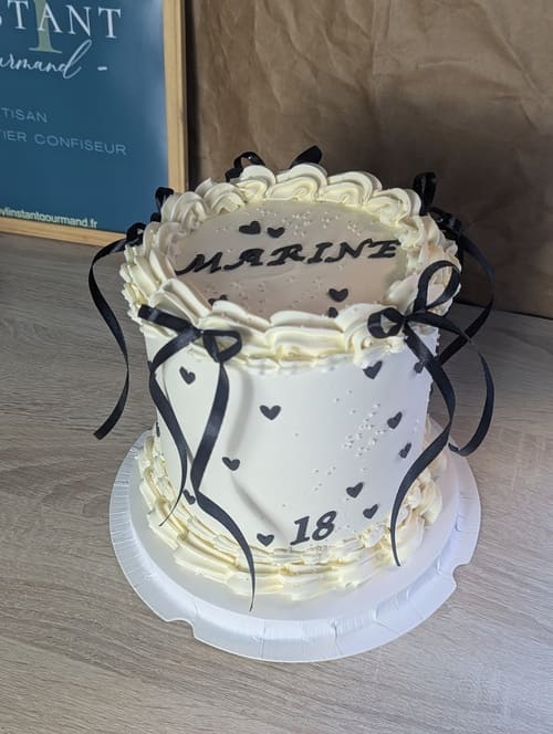 vintage-cake-noir-blanc-noeud-patissier-patisserie-by-l-instant-gourmand-douai-lille-cambrai-arras-dessert-anniversaire-gateau